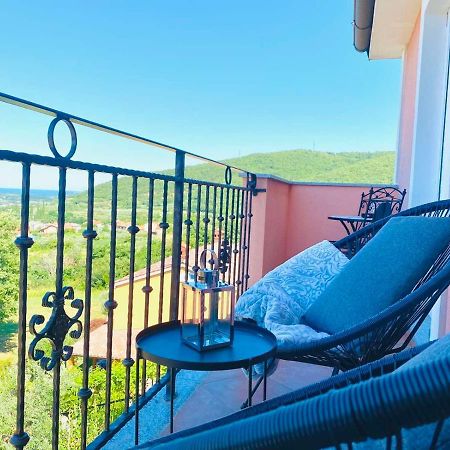 Apartma Mija-Dekani Ngoại thất bức ảnh