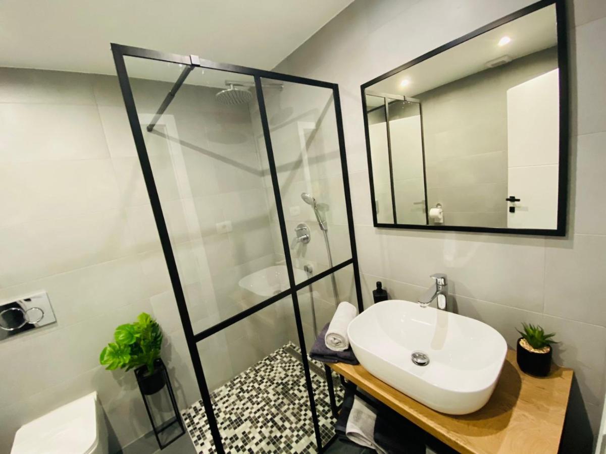 Apartma Mija-Dekani Ngoại thất bức ảnh