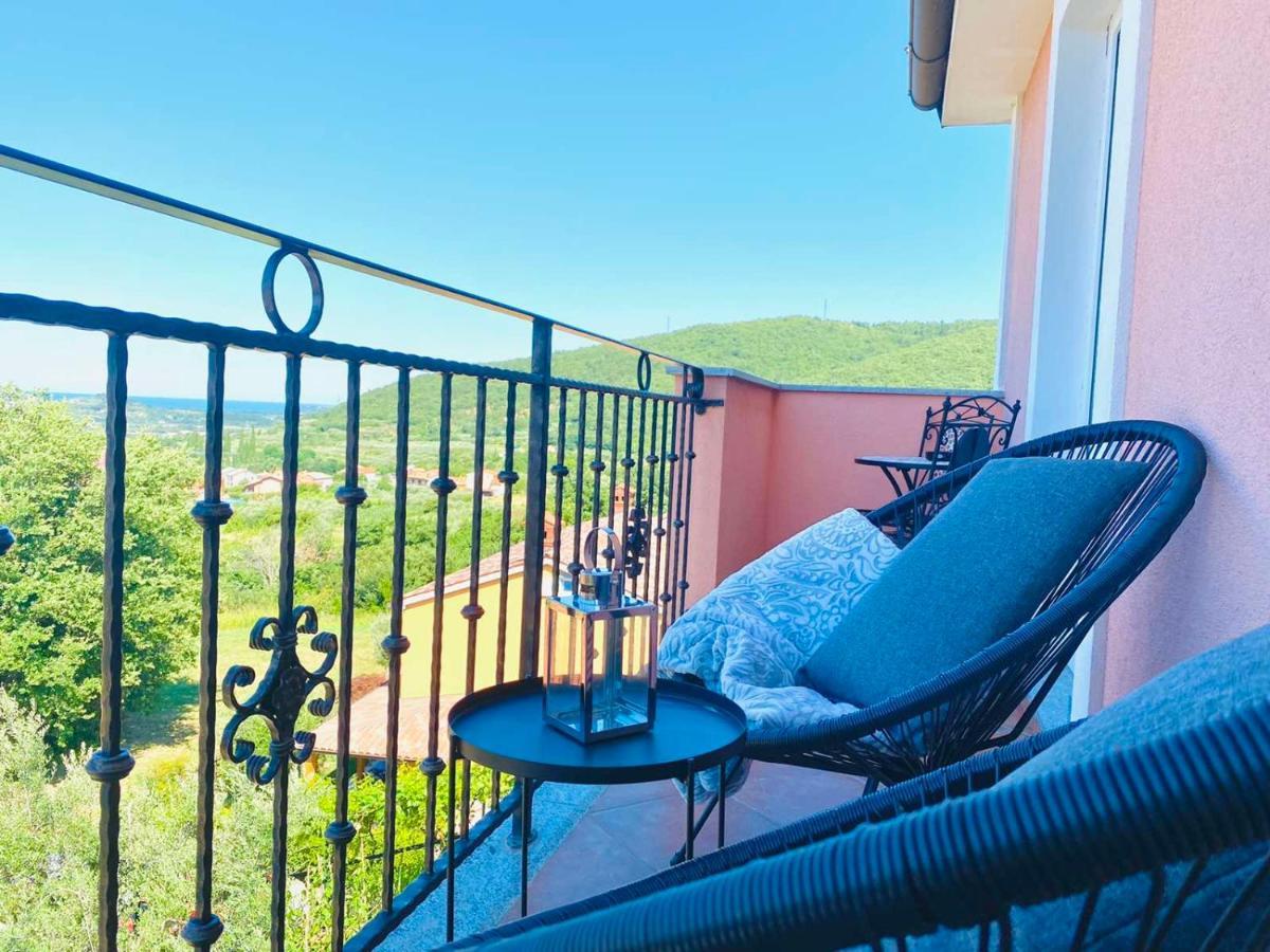 Apartma Mija-Dekani Ngoại thất bức ảnh